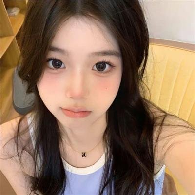 镜中的女孩
